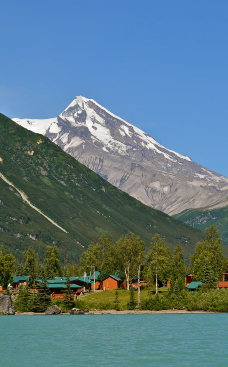 Redoubt Mountain Lodge Crescent Lake Fly-Out Bear Viewing